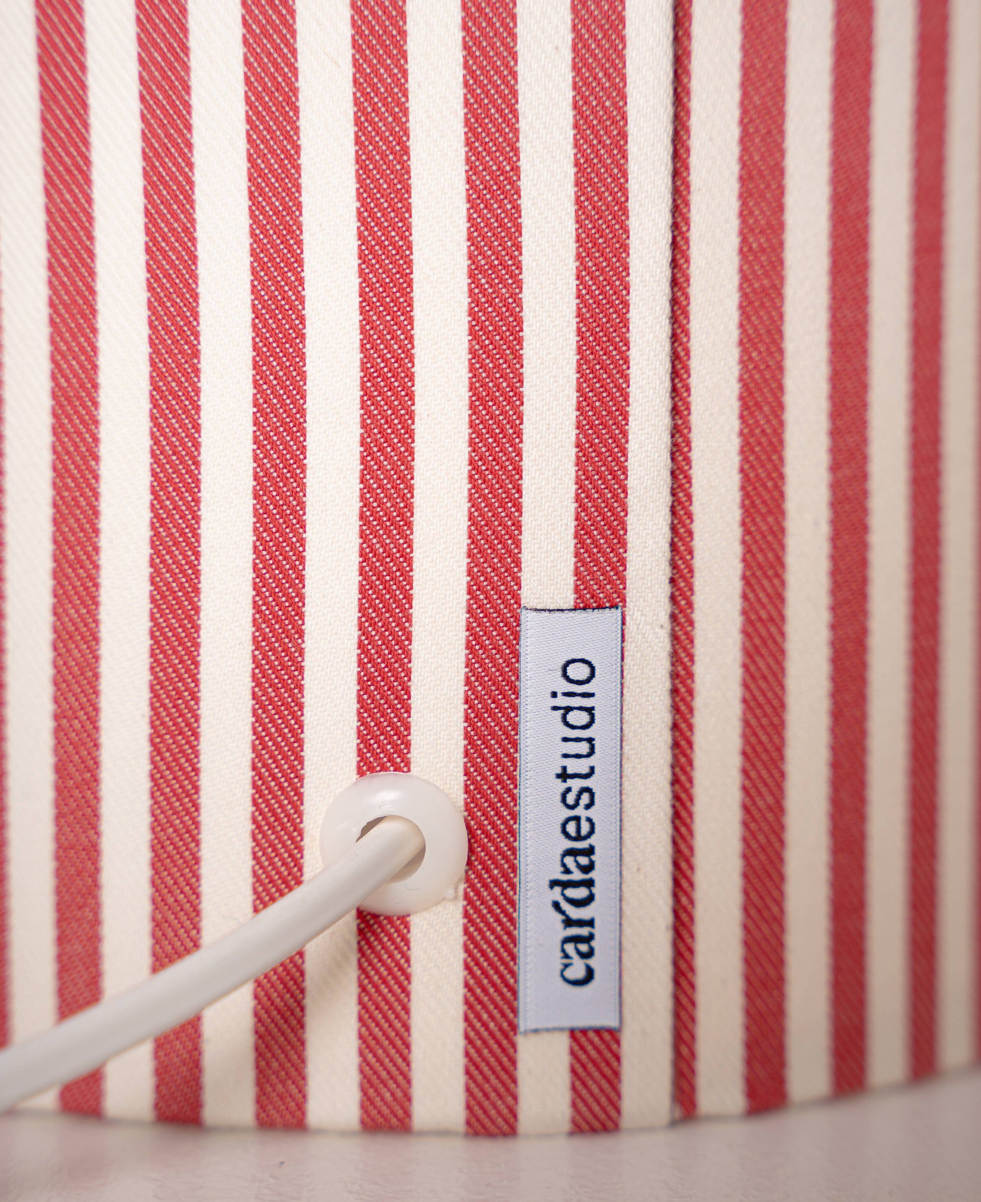 Lámpara de mesa grande