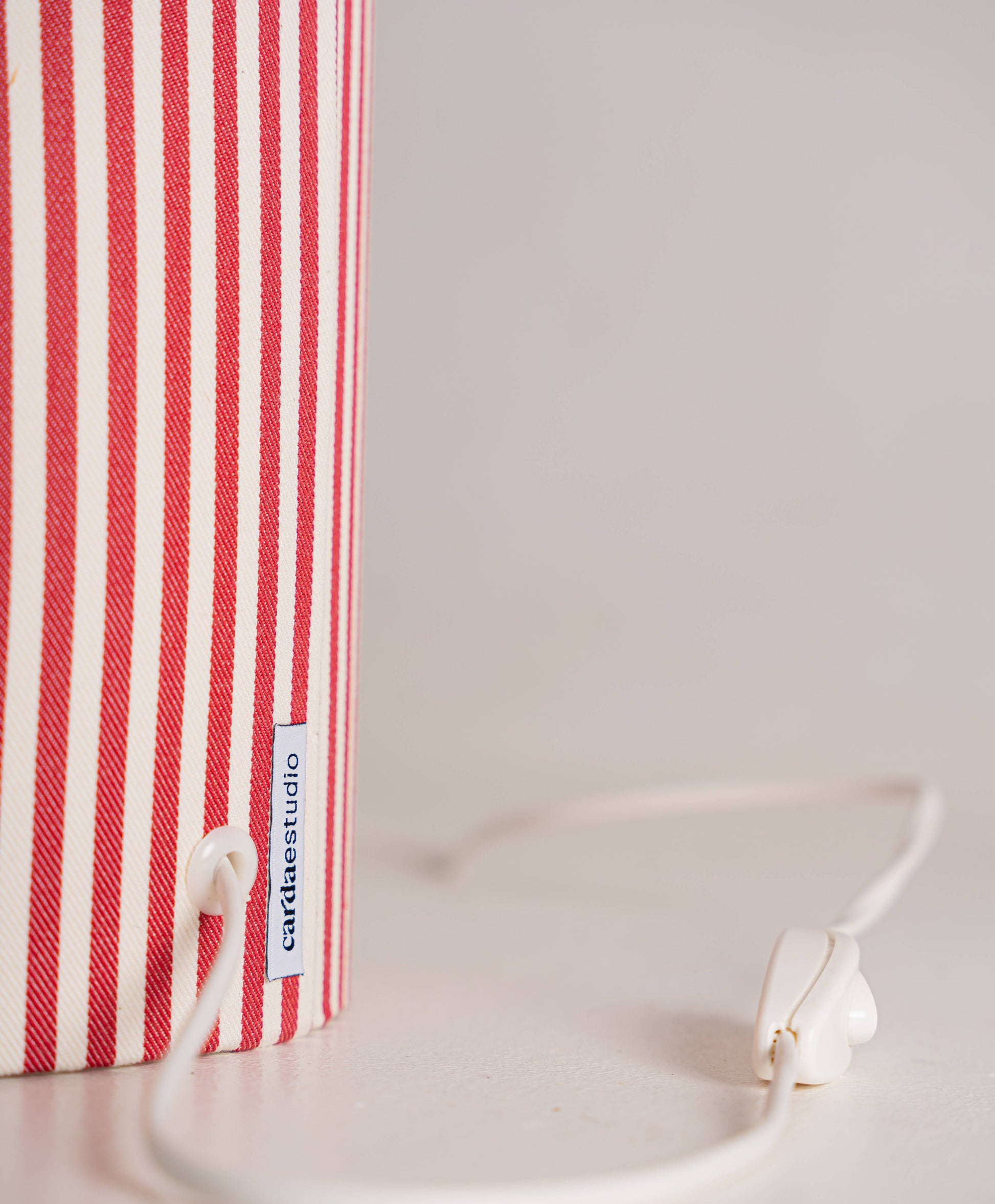 Lámpara de mesa grande