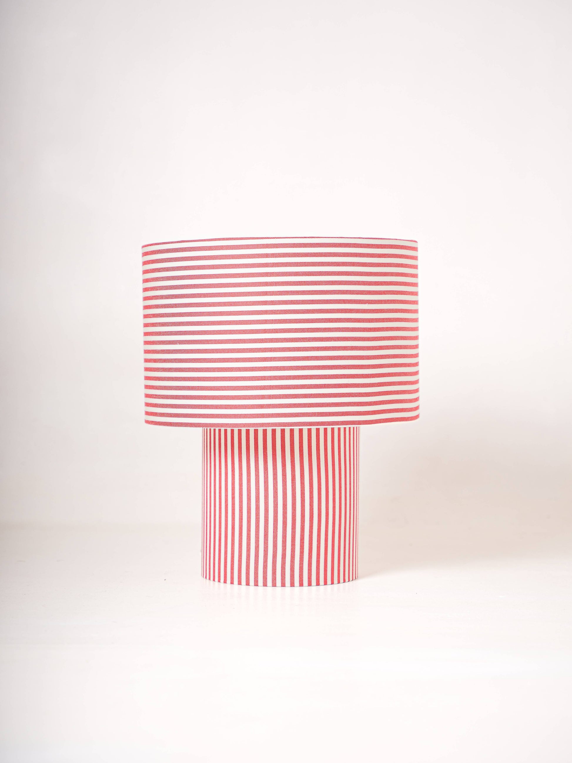 Lámpara de mesa grande