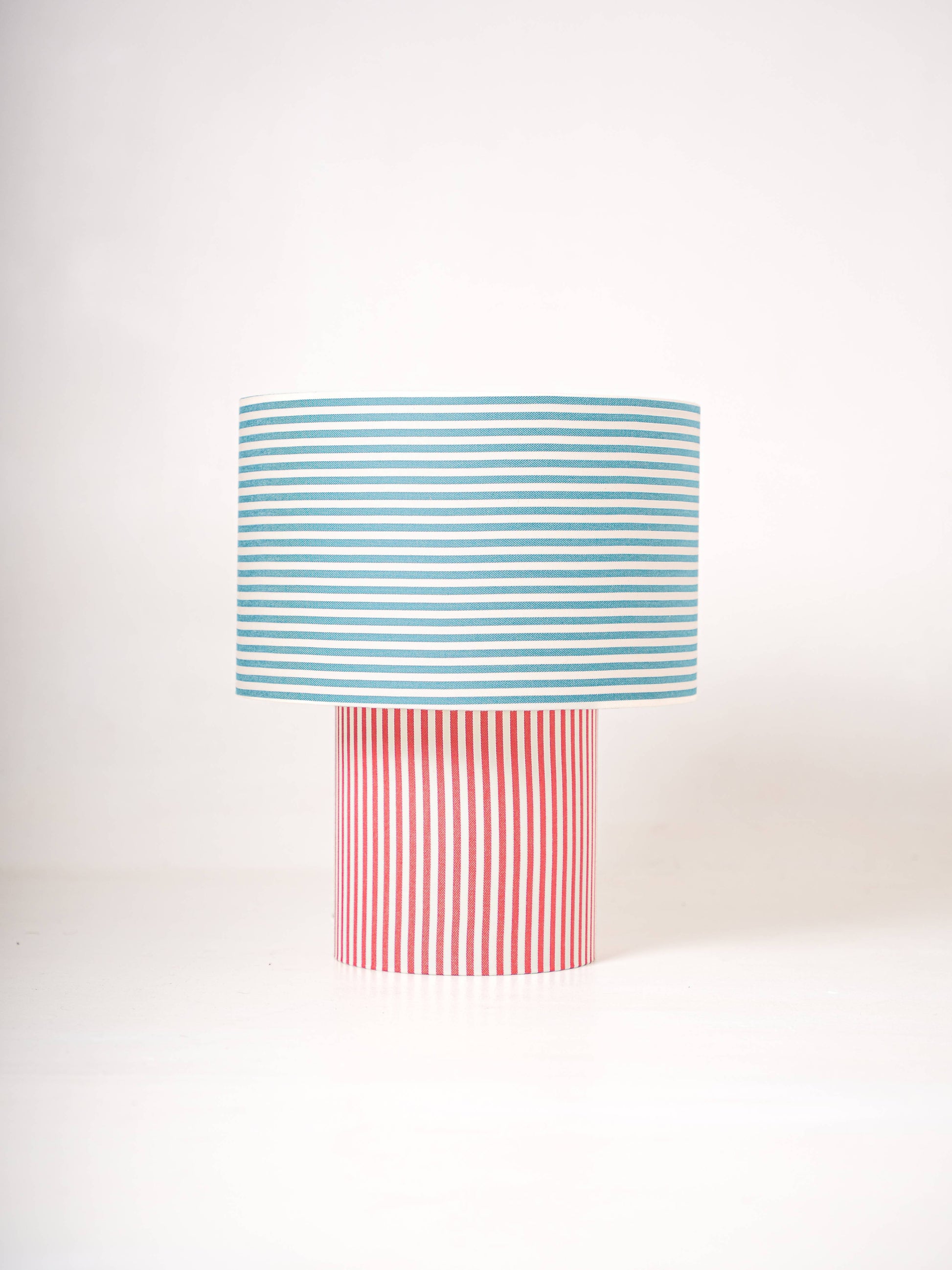 Lámpara de mesa grande